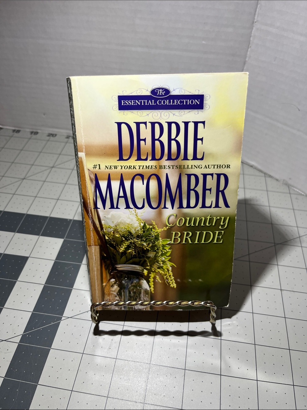Debbie Macomber "Country Bride" Paperback - Yellow & Green Cover
